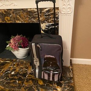 STAR WARS DARTH VADAR KIDS SUITCASE ON WHEELS